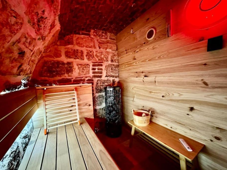 Sauna & Balneo Au Coeur De Apartment